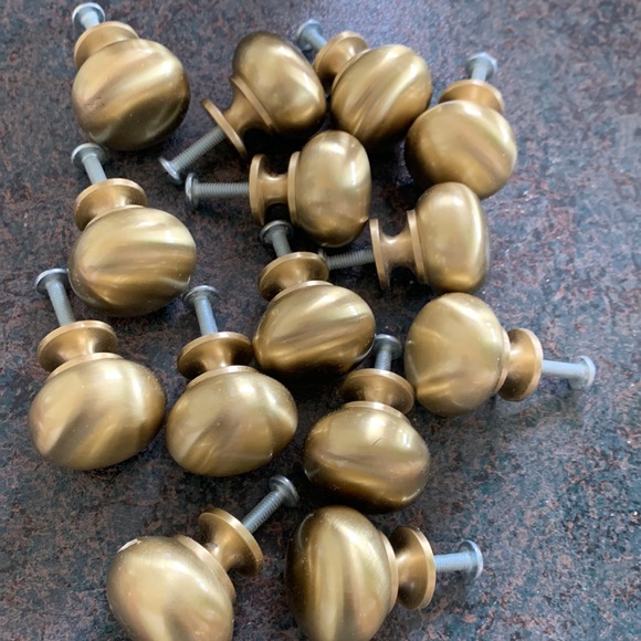 14 Knobs for cupboards.  Brushed gold colour - Picture 2 of 3